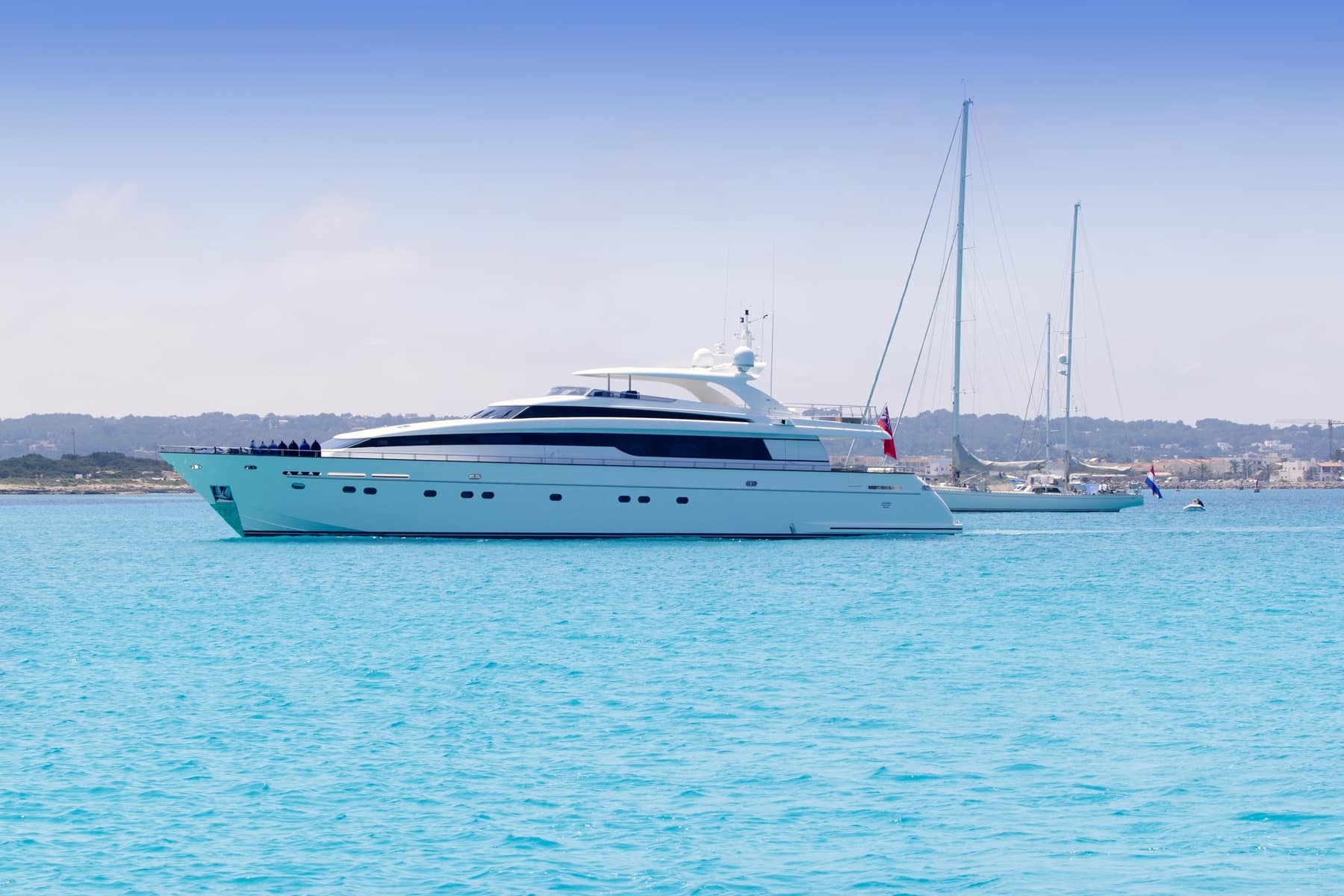 Tips When Renting a Yacht in Playa del Carmen