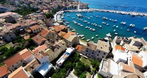 komiza yacht week croatia