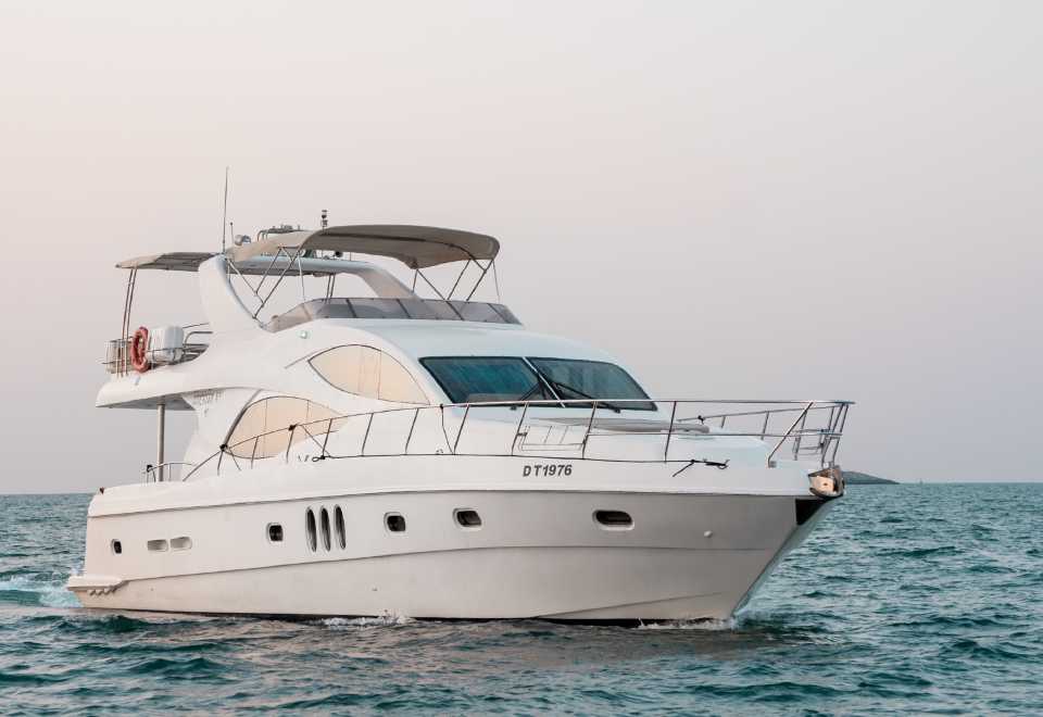 Luxury Yacht Rentals for Unforgettable Beach Adventures