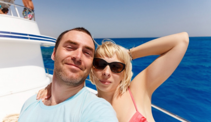 Plan Your Romantic Date into the Sea