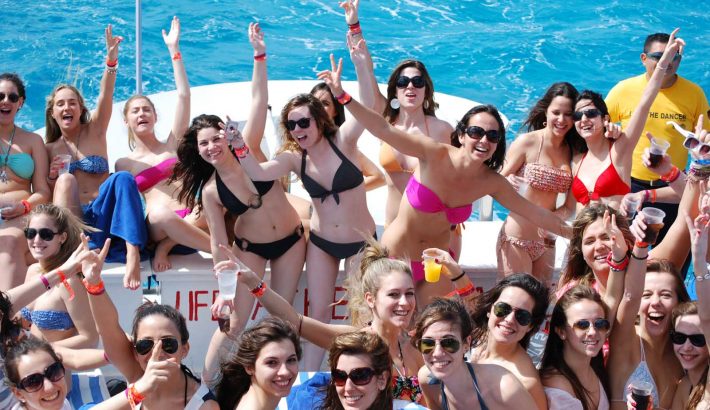 Tips for Throwing a Cancun Yacht Birthday Party