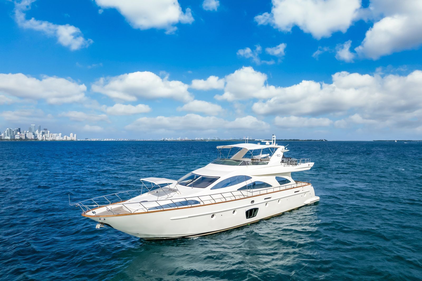 A Complete Guide to Finding Affordable Yacht Rental Options