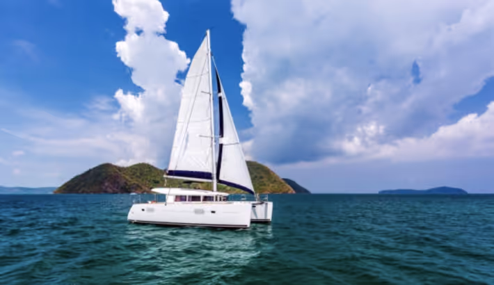 Formas sencillas de reducir el uso de plástico durante unas vacaciones en velero