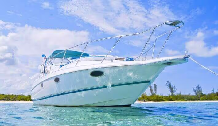 ¿Estás listo para nuestro nuevo yate en Playa del Carmen?