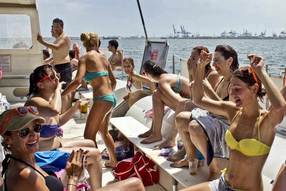 booze cruises in cancun mexico