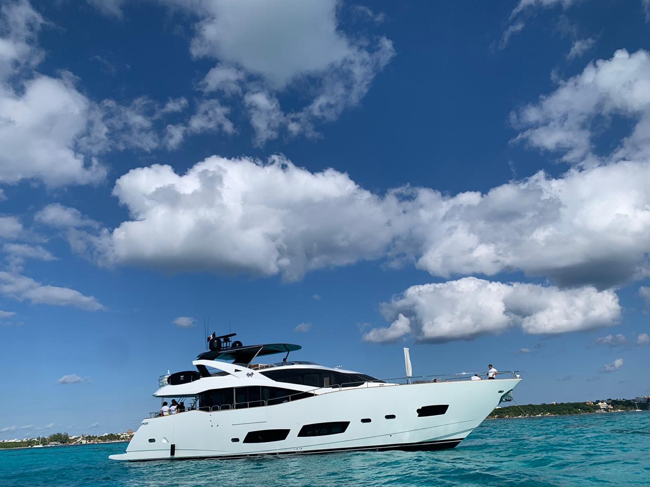 super yacht riviera maya