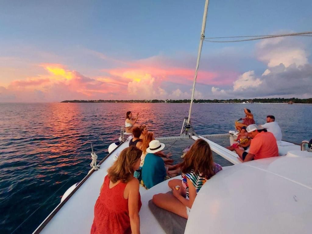 catamaran sunset cruise cozumel